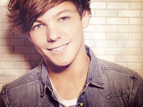Louis-Tomlinson-one-direction-29261924-500-374
